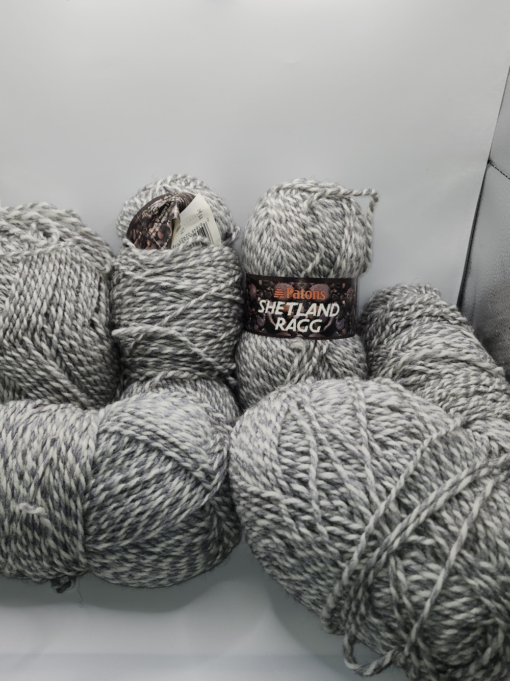 🔥Vintage, discontinued Patons Shetland Ragg Gray/wht Yarn/ Same Lot/6 skeins!🔥